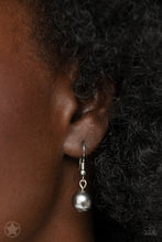 Load image into Gallery viewer, Lady In Waiting Necklace - SassyChicGlitz