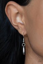 Load image into Gallery viewer, Lip Sync Links - Silver - SassyChicGlitz