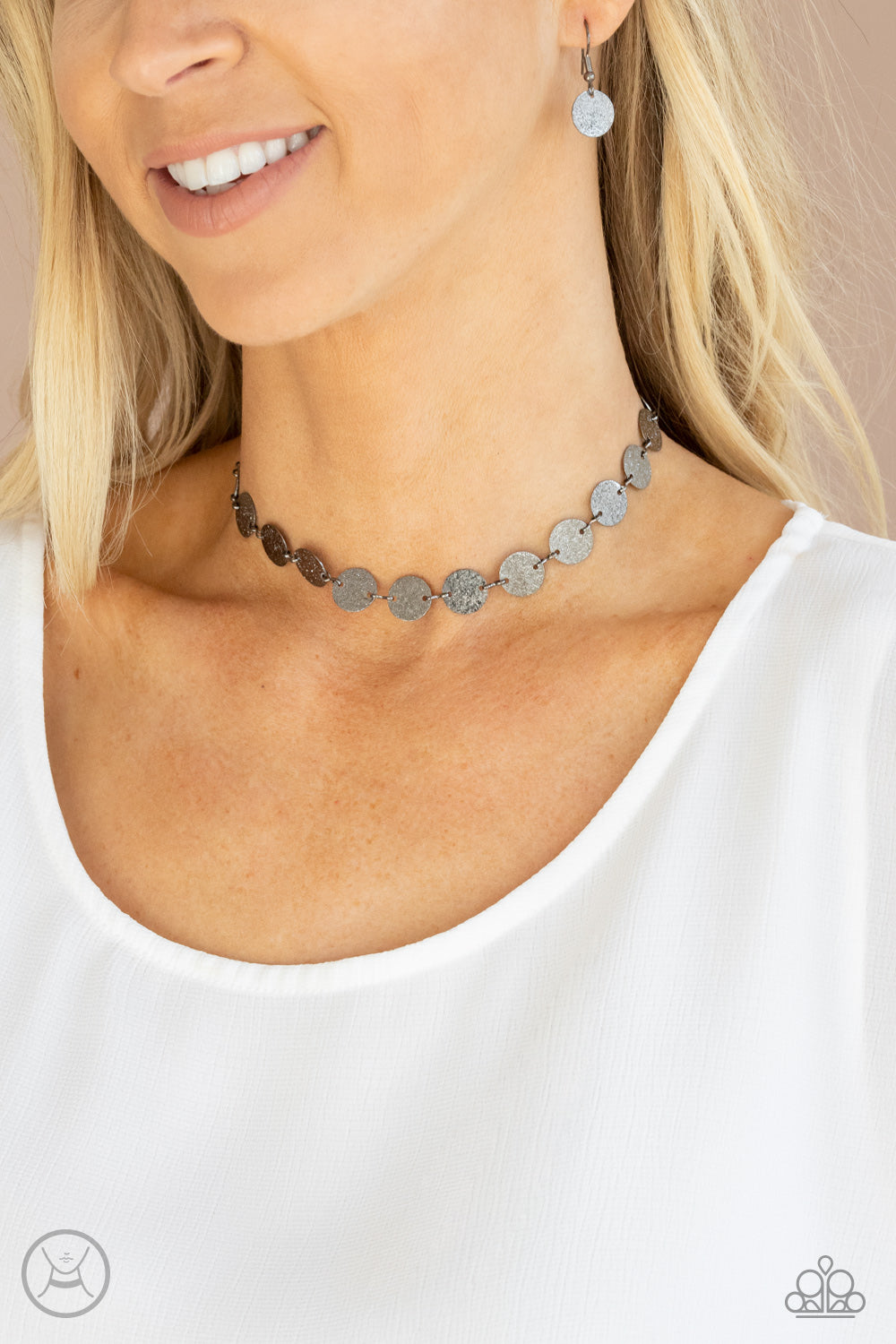 Reflection Detection Choker Necklace - Black - SassyChicGlitz