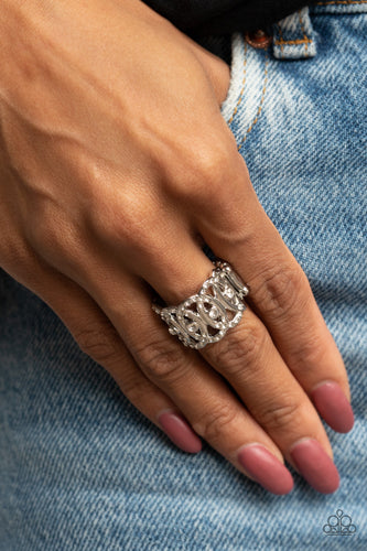 OVAL-Ruled - White - SassyChicGlitz